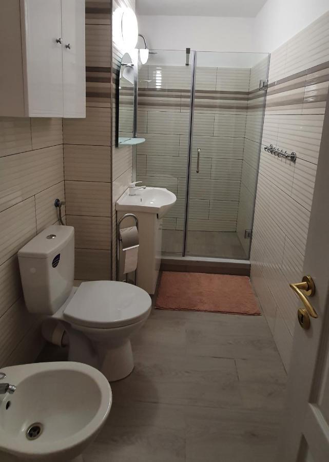 Rebecca Sweet Apartment Oradea Extérieur photo