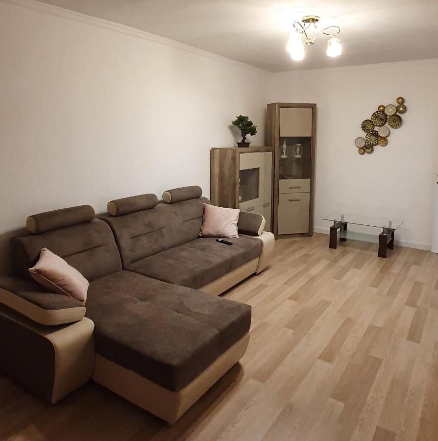 Rebecca Sweet Apartment Oradea Extérieur photo